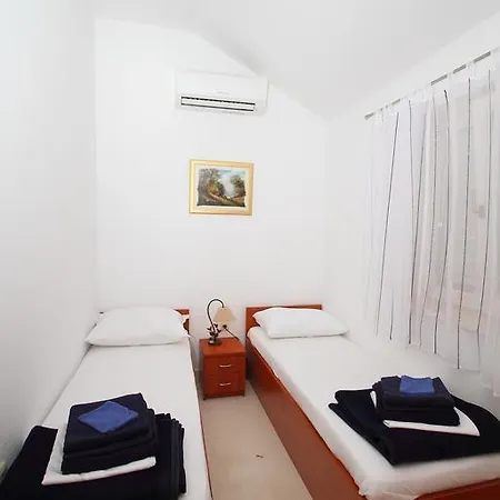 Apartment On The Sea Rock