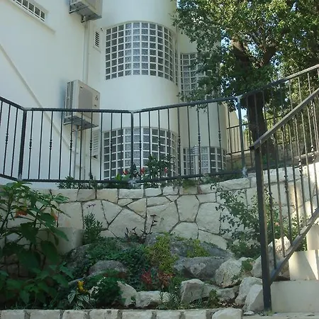 On The Sea Rock Apartment Slano