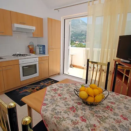 On The Sea Rock Apartment Slano