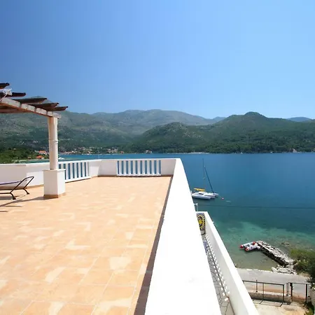 Apartment On The Sea Rock